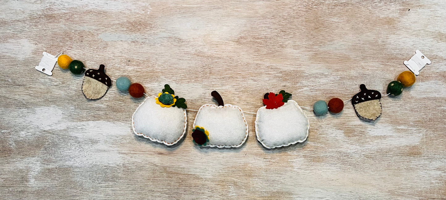 Pumpkins & Acorns Garland